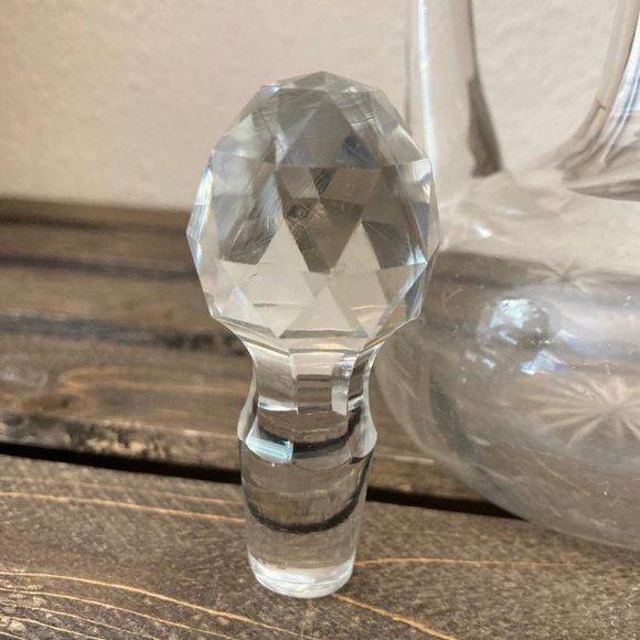 Vintage 6" Clear Glass Etched Decanter With Stopper Mid Century Modern Barware - Picture 3 of 7